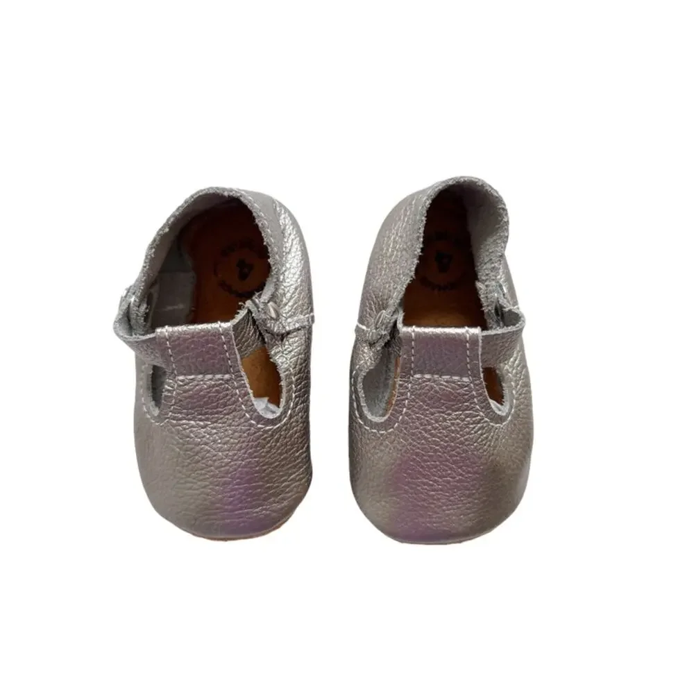 NWOT Mon Petit Metallic Chrome T-Strap Soft Sole Shoes Size 4(9-12m)